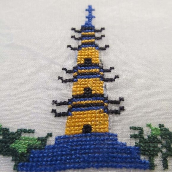 Vintage Chinese Embroidered Tablecloth & 4 Napkin Set - Linen from Asia - Picture 8 of 12